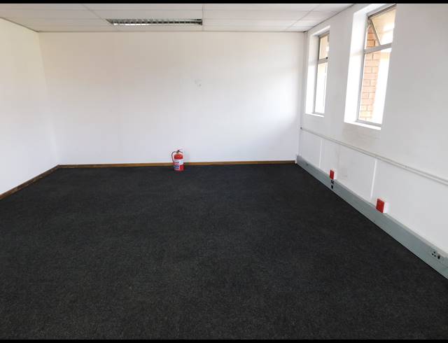 181M² OFFICE TO LET IN FERNDALE